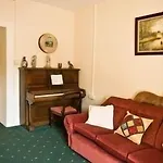 Castlehouse Alojamento de Acomodação e Pequeno-almoço 3*