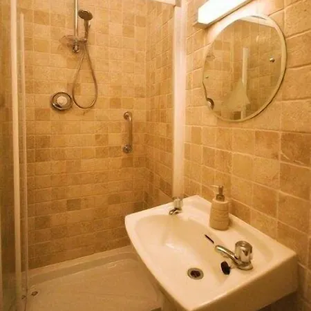 Bed & Breakfast Castlehouse 3*