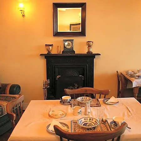 Castlehouse Bed & Breakfast 3*