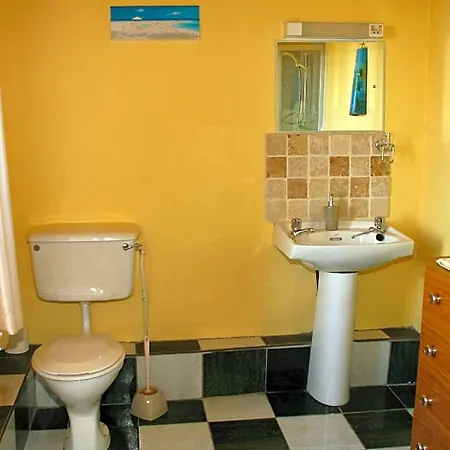 Castlehouse Bed & Breakfast 3*
