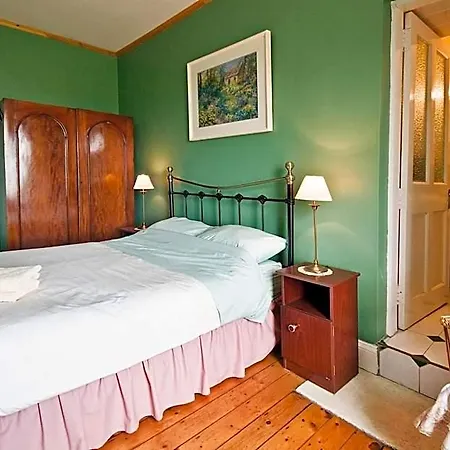 Castlehouse Bed & Breakfast